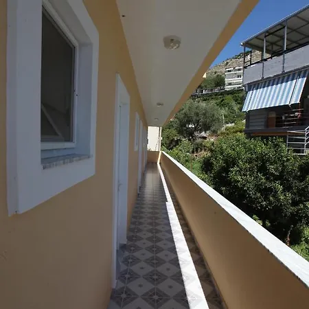 公寓 Alexia Apartments